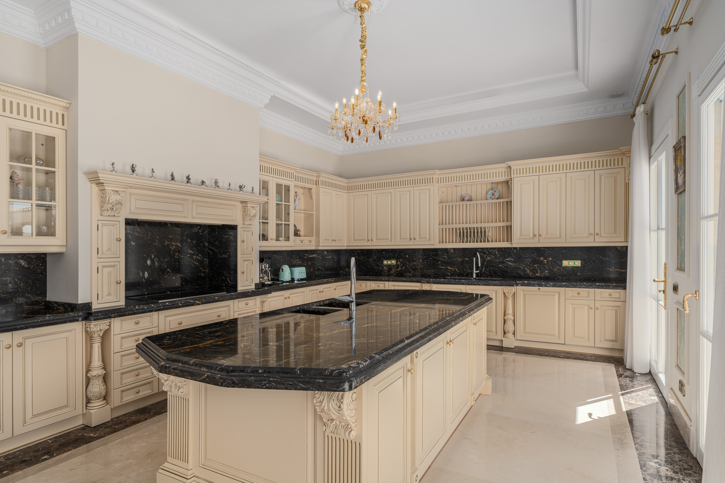 Image 12: Detached Villa For sale, Marbella, €13,000,000 [EAMo10733606]