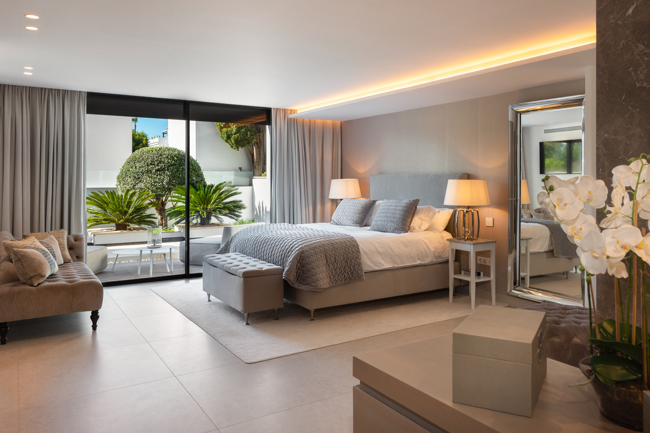 Image 25: Detached Villa For sale, Marbella, €4,950,000 [EAMo49810710]