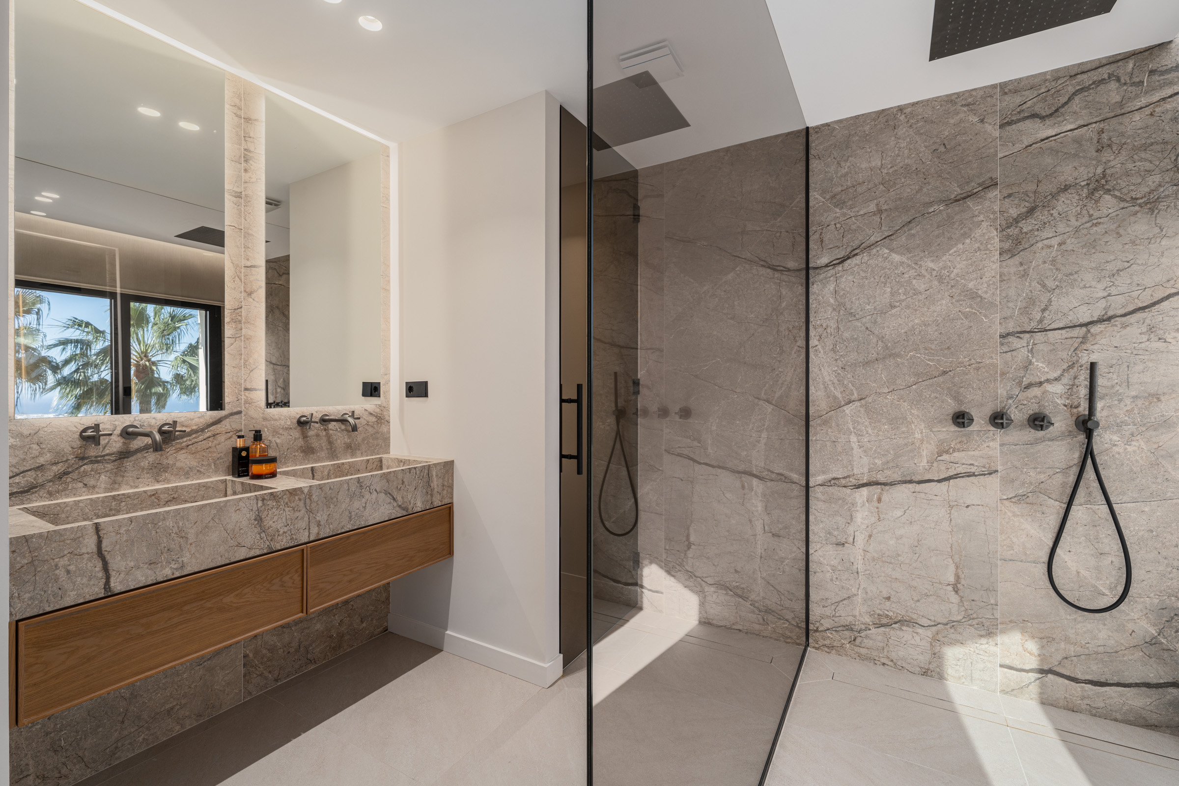 Image 18:  For sale, Marbesa, €1,750,000 [EAMo23860959]